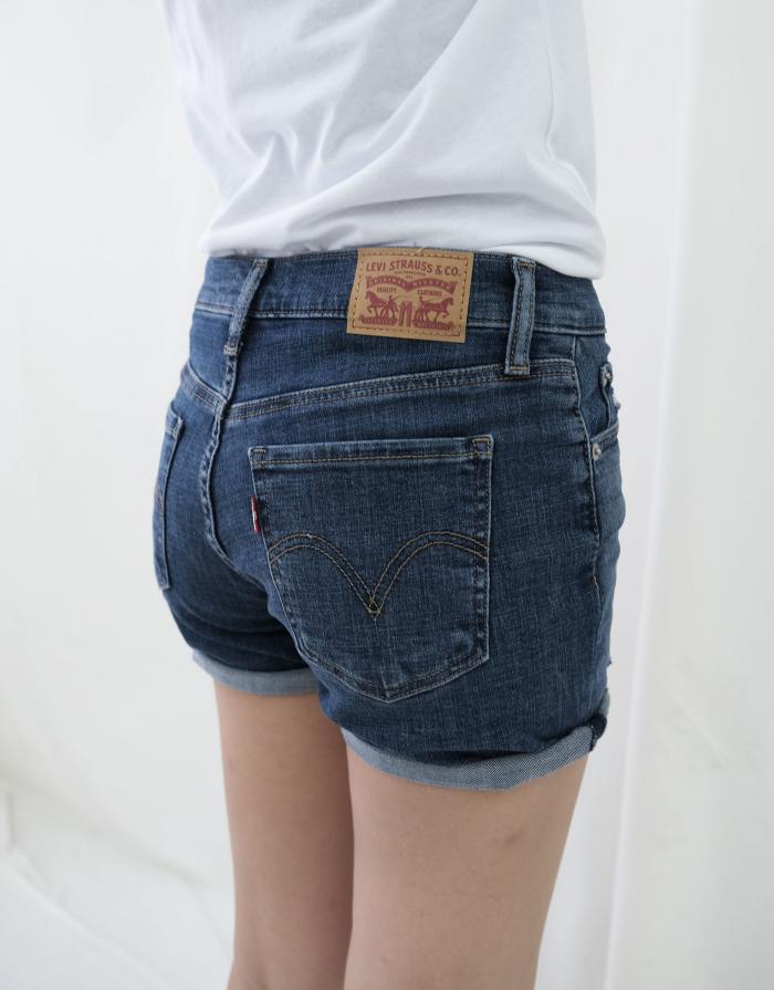 Levi's 女裝中腰牛仔短褲夏威夷海洋色 24吋