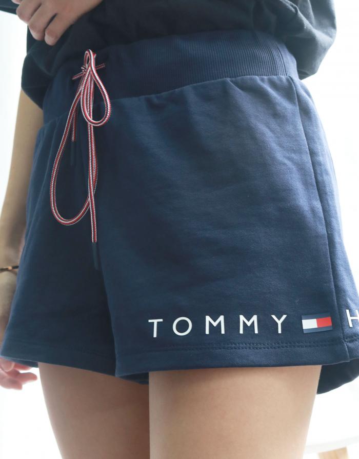 Tommy Hilfiger 簡約 logo 短褲 深藍色 加細碼