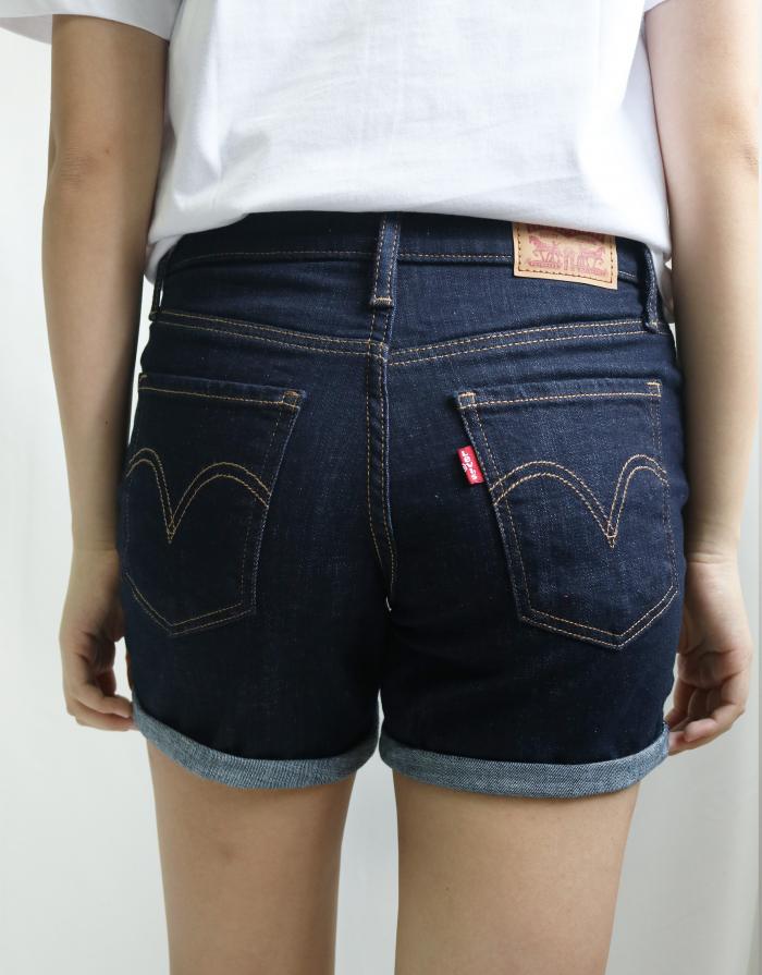 Levi's 女裝中腰牛仔短褲深藍色 24吋